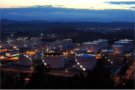 Một góc Nhà máy Lọc dầu Dung Quất - Ảnh: Getty Một góc Nhà máy Lọc dầu Dung Quất - Ảnh: Getty