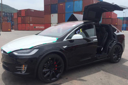 Ôtô điện Tesla Model X đầu tiên về Việt Nam