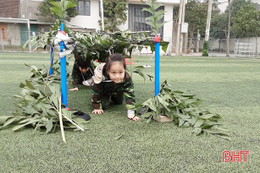 "Một ngày làm chiến sỹ” của các bé Mầm non Trung Kiên