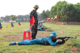 Lực lượng dân quân tự vệ ở Hương Sơn thực hành bắn đạn thật