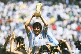 10 bàn thắng đẹp nhất sự nghiệp của “Cậu bé vàng” Maradona