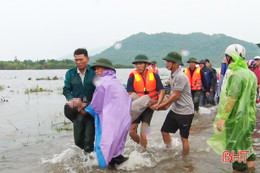 Lật thuyền khi đánh cá, 2 người đàn ông Nghi Xuân rơi xuống nước tử vong