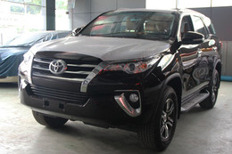 Toyota Fortuner 2017 bản Trung Đông đầu tiên về Việt Nam