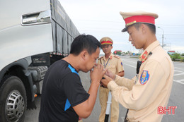 Công an Hà Tĩnh mở đợt cao điểm xử lý vi phạm trật tự an toàn giao thông