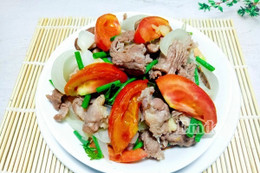 15 phút làm món thịt bò xào cà chua, hành tây thơm ngon, đủ chất cho cả nhà