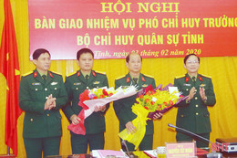 Bàn giao chức danh Phó Chỉ huy trưởng Bộ CHQS Hà Tĩnh