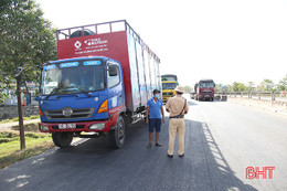 Ngày thứ 5 liên tiếp, ngành chức năng Hà Tĩnh không phát hiện phương tiện chở thuê người về từ vùng dịch