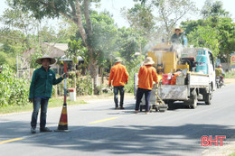 Kịp thời xử lý sạt lở các tuyến giao thông trọng yếu ở Hà Tĩnh