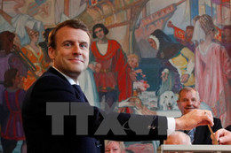 WikiLeaks tìm thấy "dấu vết Nga" trong thư tín của ông Macron