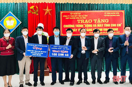 Tặng 100 máy tính bảng cho học sinh có hoàn cảnh khó khăn ở Hương Sơn