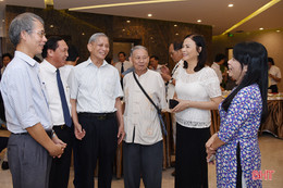 Hà Tĩnh Hội thảo "Nhà thơ, nhà văn hoá Huy Cận - những điều còn mãi"