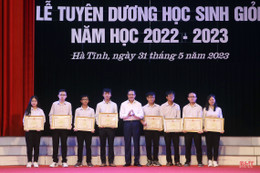 Hà Tĩnh vinh danh học sinh xuất sắc tại các kỳ thi