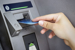 Hà Tĩnh: Day dứt khi rút trộm tiền trong thẻ ATM của bạn...