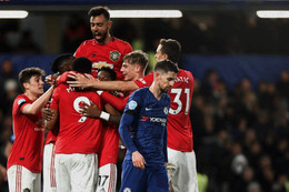 Man United đánh sập pháo đài Stamford Bridge