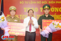 Trao thưởng cho Ban Chuyên án bắt 40 bánh heroin, 120.0000 viên hồng phiến