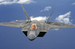 Mỹ điều ba tiêm kích F-22 giám sát khí cầu lạ