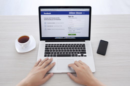 Hãy kiểm chứng thông tin trước khi chia sẻ lên Facebook