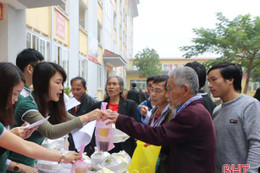 “Dang rộng vòng tay, ấm áp nghĩa tình”