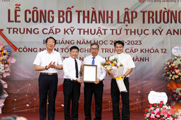 Công bố quyết định thành lập Trường Trung cấp kỹ thuật tư thục Kỳ Anh