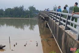 Tìm thấy thi thể nam sinh mất tích trên sông Rác