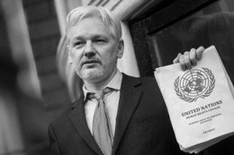 Infographic: Nhìn lại 13 năm hành trình của nhà sáng lập Wikileaks