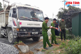 Xe ben không người lái đè chết bảo vệ mỏ đá