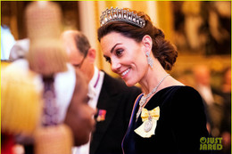 Ngắm Công nương Kate Middleton đội vương miện của Công nương Diana