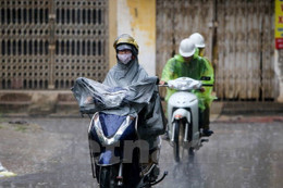 Cuối tuần, miền Bắc có mưa rào và dông, miền Nam vẫn nắng mạnh