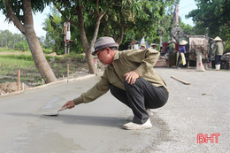 Cán bộ thôn hơn 20 năm “vác tù và” trên quê hương cụ Nguyễn