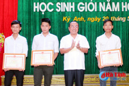 Kỳ Anh tuyên dương, khen thưởng học sinh giỏi các cấp