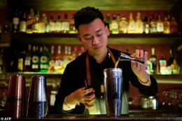 Báo Pháp viết về chàng bartender người Việt và món cocktail mang hương vị phở