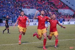 Hạ chủ nhà Than Quảng Ninh 2 - 0, Hồng Lĩnh Hà Tĩnh có 3 điểm đầu tiên ở V.League