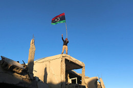 Thế giới ngày qua: Libya giành lại quyền kiểm soát thành phố Sirte từ IS