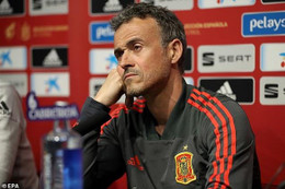 Luis Enrique từ chức HLV trưởng tuyển Tây Ban Nha