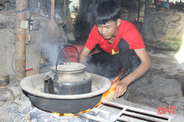 Cậu trò nghèo học chăm, “thủ lĩnh” giỏi