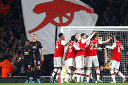 Arsenal trút cơn thịnh nộ, MU thua tan tác