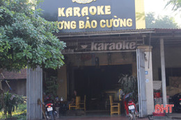 5 nam thanh nữ tú vào quán karaoke "chơi" ma túy!