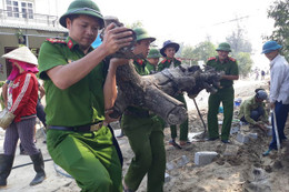 Công an Thạch Hà "gác" lễ giúp dân xây dựng nông thôn mới