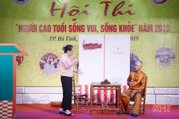 Tiểu phẩm hội thi “Sống vui - sống khỏe” hấp dẫn các cụ cao niên