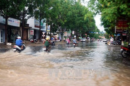 Các khu vực trong cả nước đều có mưa, đề phòng tố lốc và gió mạnh