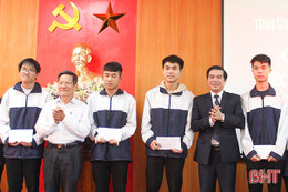 Hà Tĩnh gặp mặt 100 em dự thi học sinh giỏi quốc gia năm học 2019 - 2020