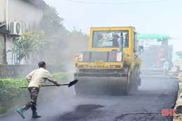 “Khoác áo mới” cho những tuyến đường ở huyện ven biển Hà Tĩnh