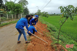 Thanh niên Hương Sơn tham gia 5.000 ngày công vì cuộc sống cộng đồng