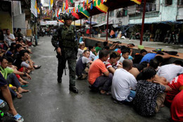 Cảnh sát Philippines hứa chống ma túy "ít máu me hơn"