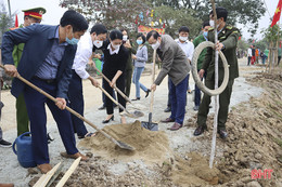 Can Lộc phấn đấu trồng hơn 45.000 cây xanh trong năm 2022