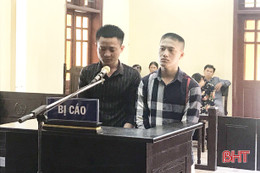 39 tháng tù cho 2 thanh niên cướp điện thoại người đi đường