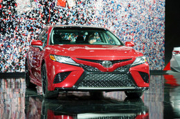 Toyota Camry 2018 trình làng, chưa có giá bán