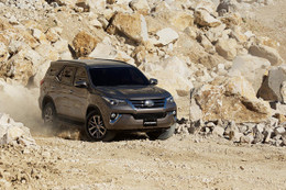 Toyota Fortuner trở lại lắp ráp trong nước, tăng giá bán