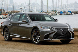 Triệu hồi xe Lexus LS500 tại thị trường Việt Nam