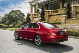 Xe sang Mercedes E-Class mới giá hơn 2,1 tỷ đồng